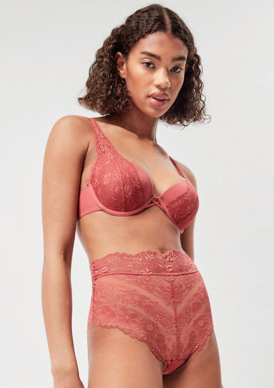 Krūšturis 2/10008 Gisela*