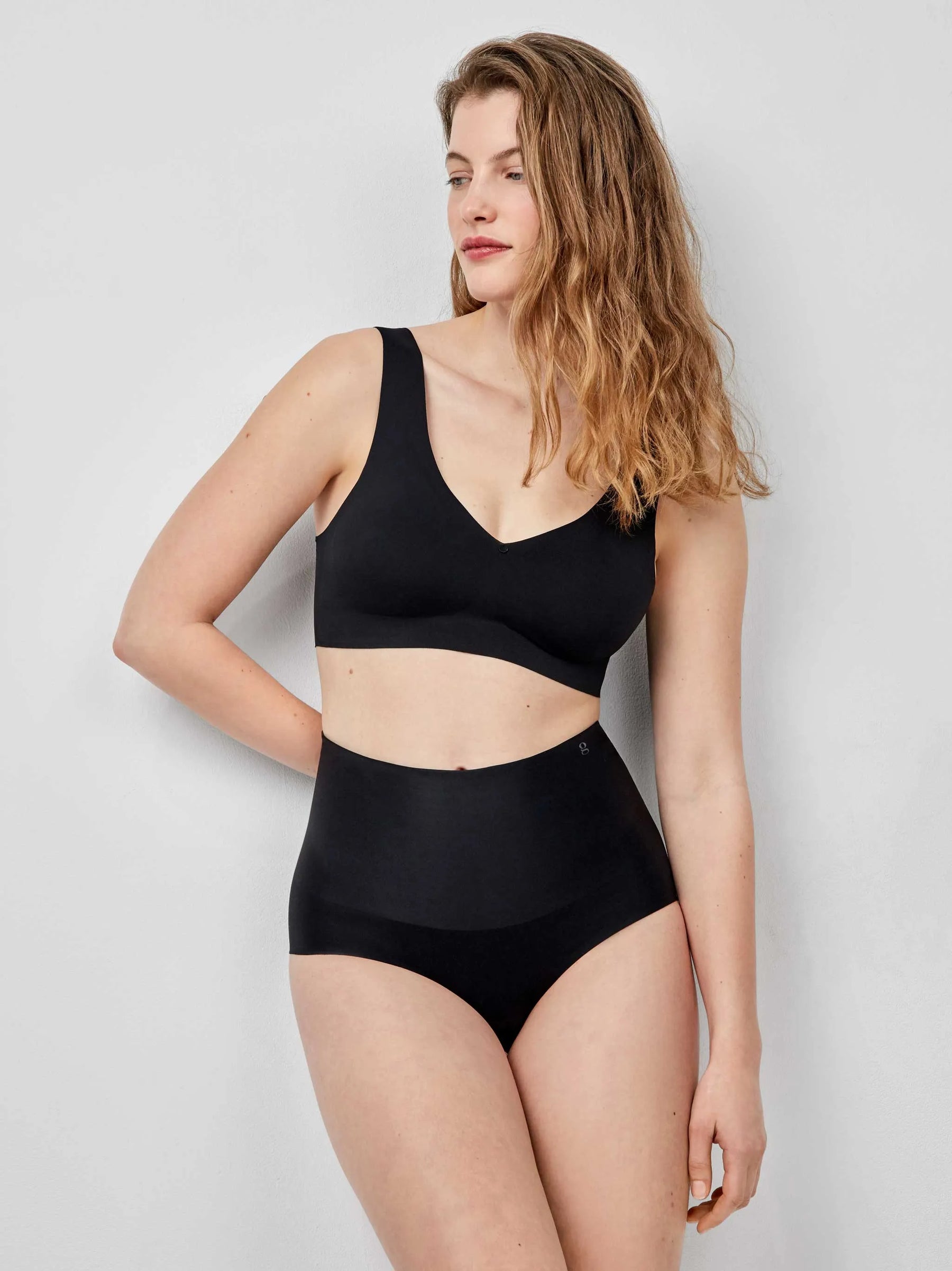 Biksītes ar paaugstināto jostasvietu un ar vieglu korekciju 1/10053 Gisela*