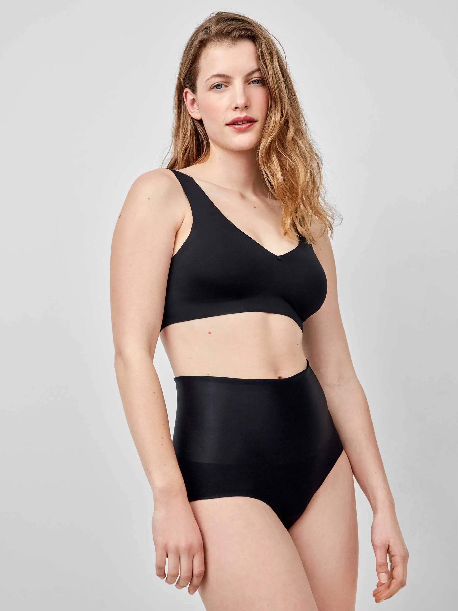 Biksītes ar paaugstināto jostasvietu un ar vieglu korekciju 1/10053 Gisela*