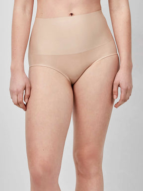 Biksītes ar paaugstināto jostasvietu un ar vieglu korekciju 1/10053 Gisela*