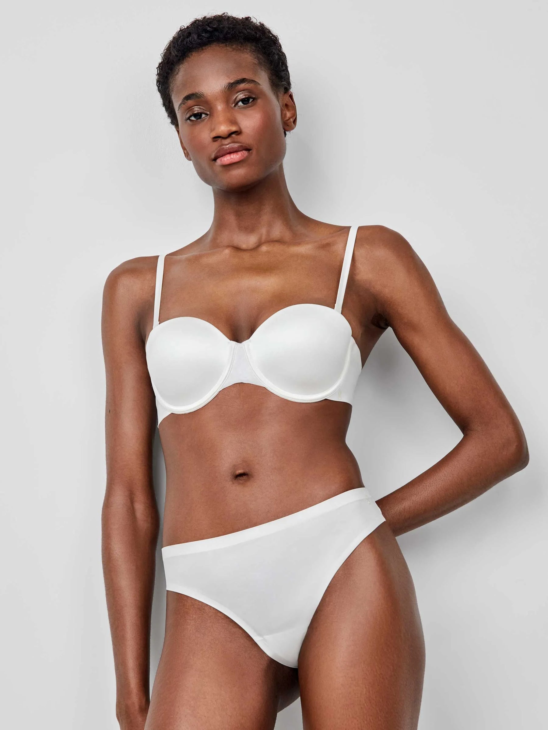 Krūšturis ar daudzfunkcionālām lencītēm 1/10055 Gisela*