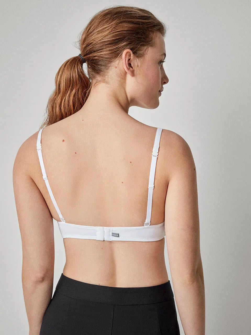 Krūšturis  ar daudzfunkcionālām lencītēm 1/0108 Gisela*