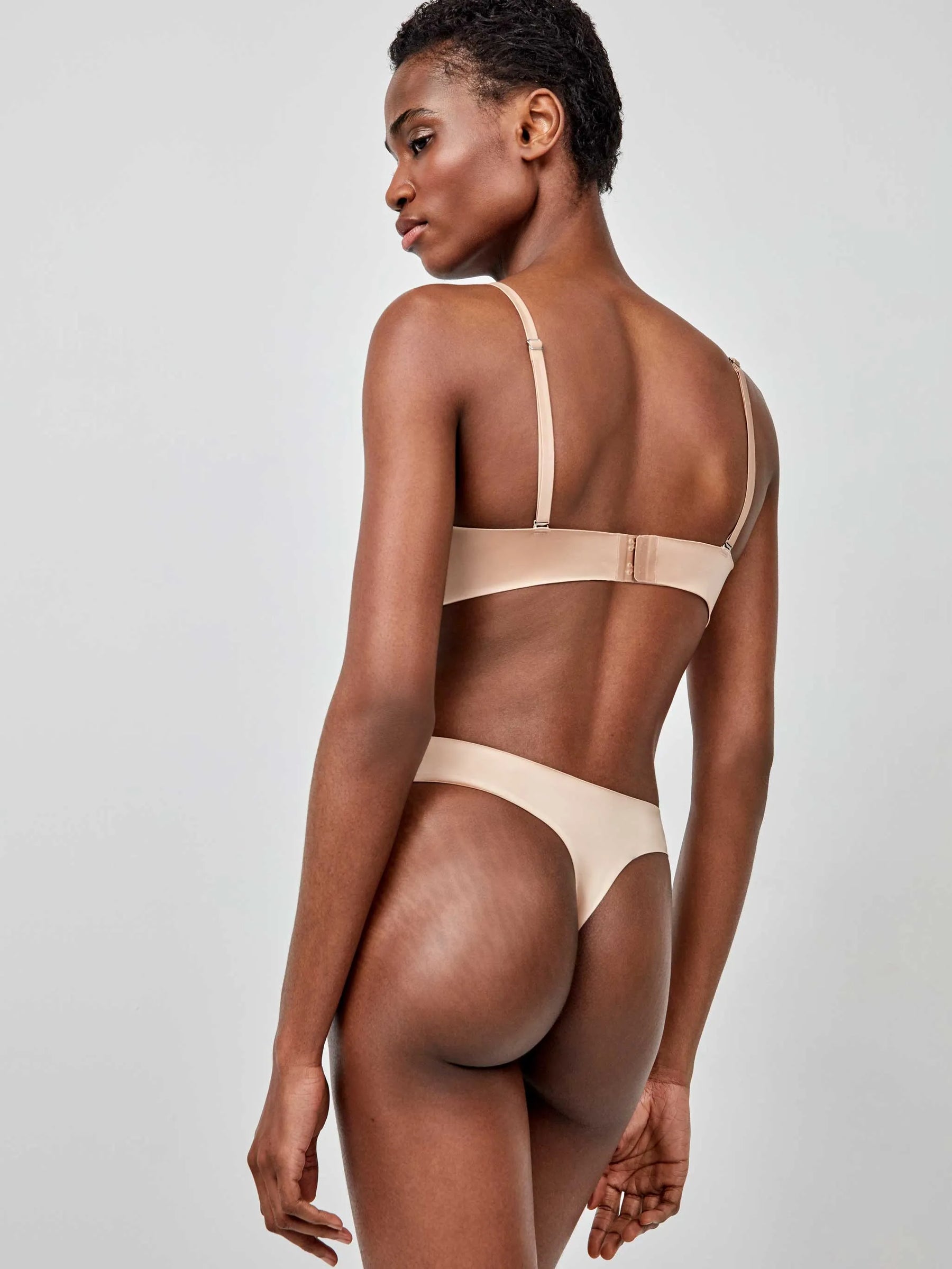 Krūšturis ar daudzfunkcionālām lencītēm 1/10055 Gisela*