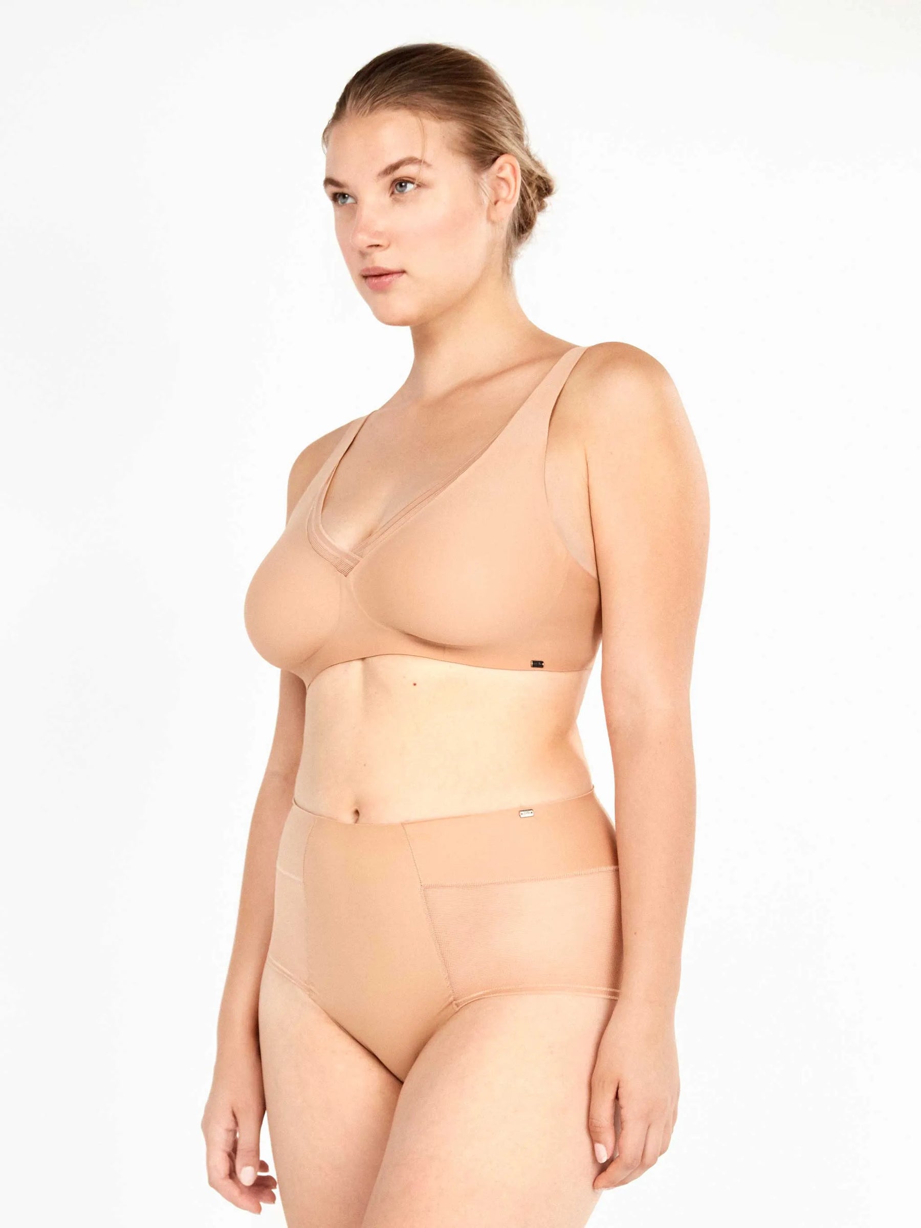 Mīkstais krūšturis bez stīpiņām "minimizētājs" 1/10071 Gisela*