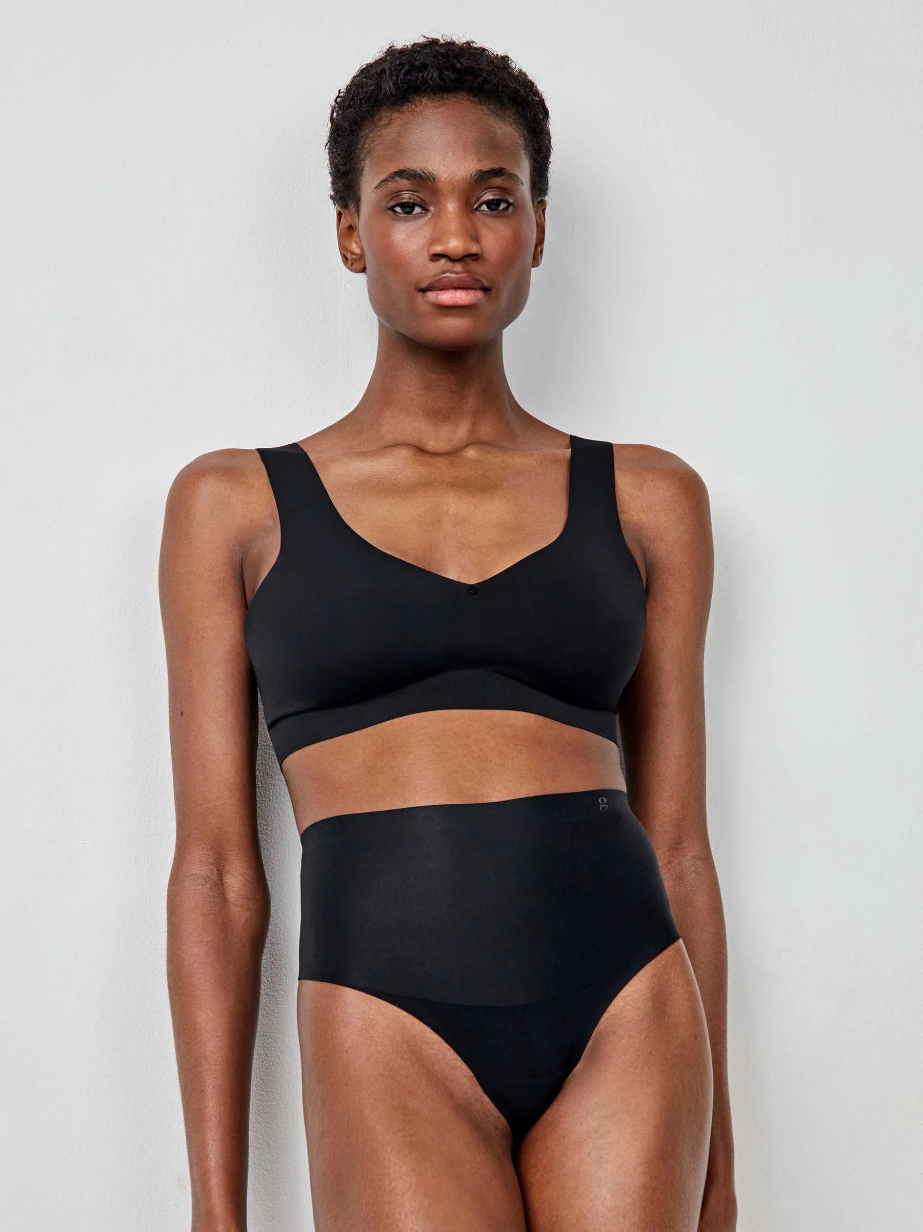 Biksītes ar paaugstināto jostasvietu un ar vieglu korekciju 1/10054 Gisela*