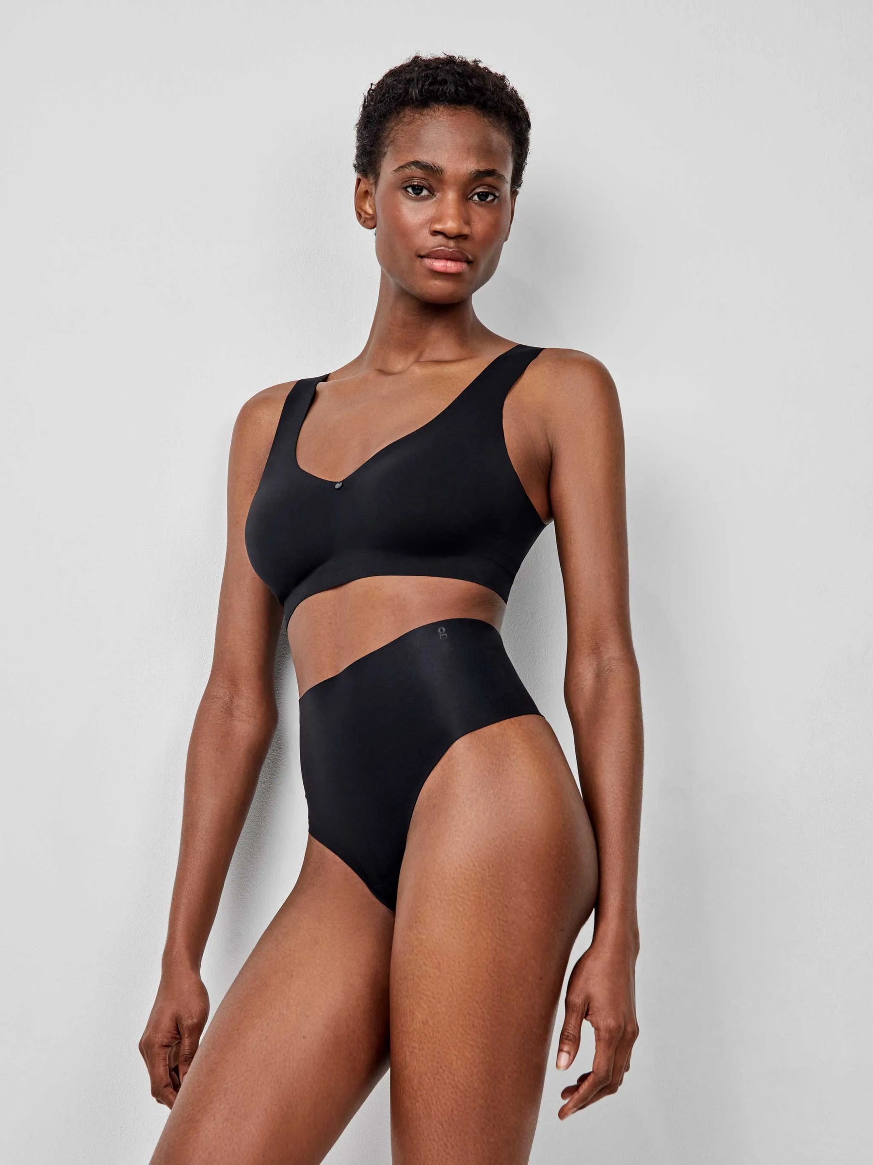 Biksītes ar paaugstināto jostasvietu un ar vieglu korekciju 1/10054 Gisela*